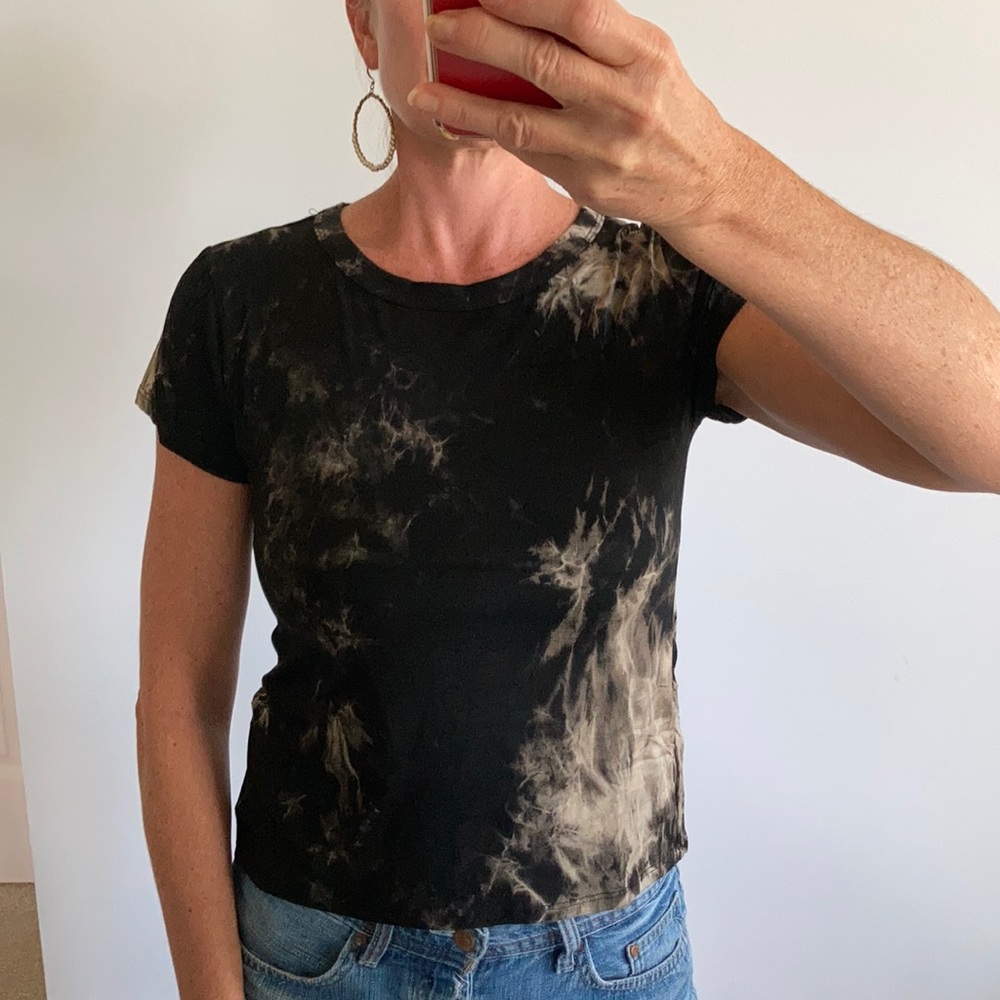 Black & Greyish Color Tie Dye Tee - Picture 7 of 10